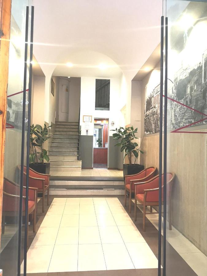 Rome Travellers Hotel Exterior photo