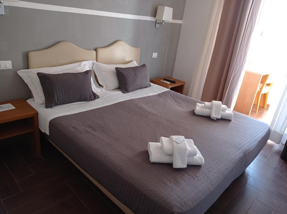 Rome Travellers Hotel Exterior photo