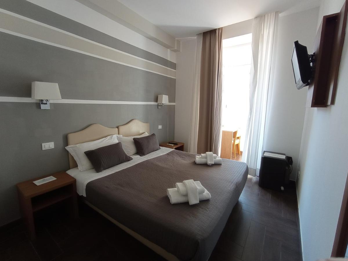 Rome Travellers Hotel Exterior photo